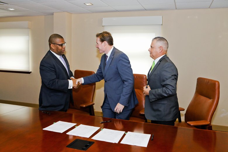 RMI meeting with Bermuda government